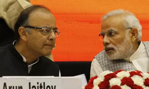 ഇന്ധനവില വർധന തടയാന്‍ നടപടിയെടുക്കാതെ സാമ്പത്തിക അവലോകന യോഗം അവസാനിച്ചു