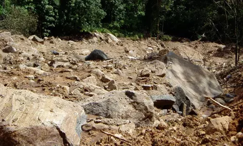 ദുരിതപെയ്ത്തില് കണ്ണൂരില് വ്യാപക നാശനഷ്ടം; മലയോര മേഖലയില് ഒന്പതിടത്ത് ഉരുള് പൊട്ടി ദുരിതപെയ്ത്തില് കണ്ണൂരില് വ്യാപക നാശനഷ്ടം; മലയോര മേഖലയില് ഒന്പതിടത്ത് ഉരുള് പൊട്ടി