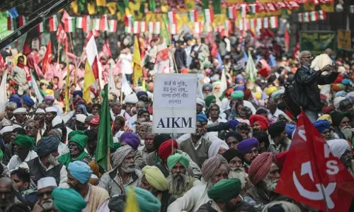 കേന്ദ്രത്തിന്റെ കര്‍ഷക-തൊഴില്‍ നയങ്ങള്‍ക്കെതിരെ ഡല്‍ഹിയില്‍  കര്‍ഷക-തൊഴിലാളി മഹാറാലി