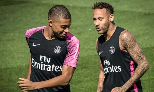 എംബാപ്പയോ നെയ്മറോ ആരാണ് തന്റെ വജ്രായുധം; പി.എസ്.ജിയുടെ  പുതിയ പരിശീലകന്‍ പറയുന്നു 