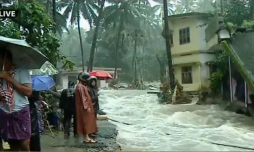 കണ്ണപ്പന്‍കുണ്ടില്‍ പുഴ വഴിമാറിയൊഴുകാൻ കാരണം പാലം നിർമാണത്തിലെ അശാസ്ത്രീയത  