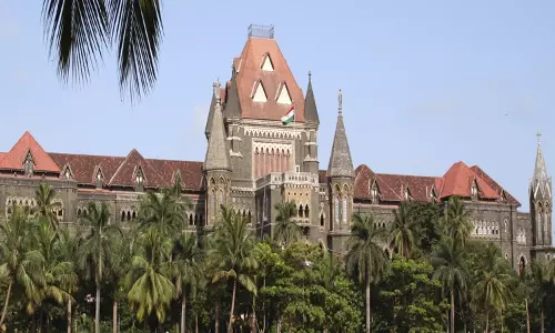 ഇതാണ് മതമില്ലാത്ത മനുഷ്യസ്നേഹം; ഹിന്ദു ബാലികയുടെ സംരക്ഷണച്ചുമതല പോറ്റി വളർത്തിയ മുസ്‌ലിം കുടുംബത്തിന് തിരികെ നല്‍കി ബോംബെ കോടതി