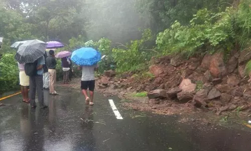 വയനാട്ടില്‍ വീണ്ടും കനത്ത മഴ, ബത്തേരിയില്‍ വീടിന്റെ ചുമരിടിഞ്ഞ് വീണ് വീട്ടമ്മ മരിച്ചു