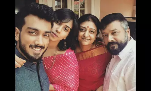 കുതിരാനിലെ മണ്ണിടിച്ചിലിൽ നിന്നും രക്ഷപ്പെടുത്തിയ  കേരള പൊലീസിന്  നന്ദി അറിയിച്ച് ജയറാമും കുടുംബവും