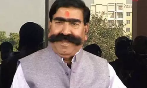 നെഹ്റു പണ്ഡിറ്റ് അല്ല, ബീഫും പോര്‍ക്കും കഴിക്കുന്ന ഒരാള്‍ക്ക് പണ്ഡിറ്റ് ആകാന്‍ കഴിയില്ല: ബിജെപി എംഎല്‍എ