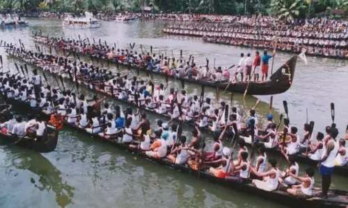 വള്ളംകളിയെ കുറിച്ച് വെള്ളം പോലെ പറയാന്‍ പറ്റുമോ? വിദ്യാര്‍ഥികളാണെങ്കില്‍ വ്യാഴാഴ്ച ആലപ്പുഴ കളക്ട്രേറ്റിലേക്ക് വരൂ