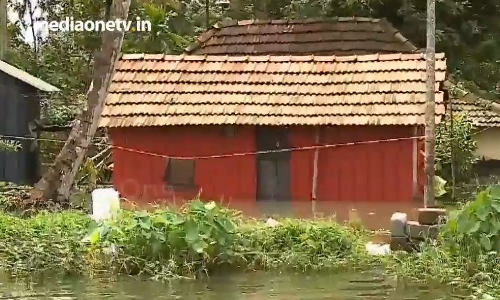 കുട്ടനാട്ടില്‍ വീടുകള്‍ താമസയോഗ്യമാക്കുക ശ്രമകരം