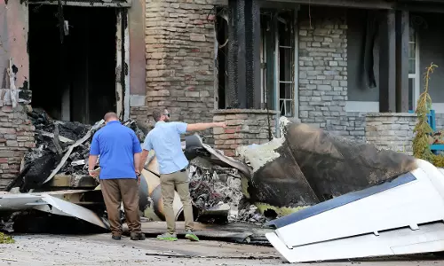 ഭാര്യയെ കൊല്ലാന്‍ സ്വന്തം വീട്ടിലേക്ക് വിമാനം ഇടിച്ചുകയറ്റി