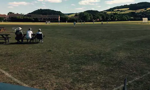 ബാറ്റ്‌സ്മാന്‍ സെഞ്ച്വറി നേടാതിരിക്കാന്‍ ബൗളറുടെ ചതി; പ്രതികരിച്ച് ക്രിക്കറ്റ് ലോകം 