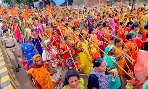 കന്‍വാര്‍ യാത്രയ്ക്ക് മുമ്പ് പൊലീസിന്റെ റെഡ് കാര്‍ഡ്; യുപിയില്‍ നിന്ന് 70 മുസ്‍ലീം കുടുബങ്ങള്‍ പാലായനം ചെയ്തു