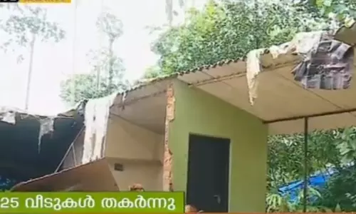 ദുരിതം വിതച്ച് മഴ; കിടപ്പാടം നഷ്ടപ്പെട്ട് നിരവധിയാളുകള്‍ 