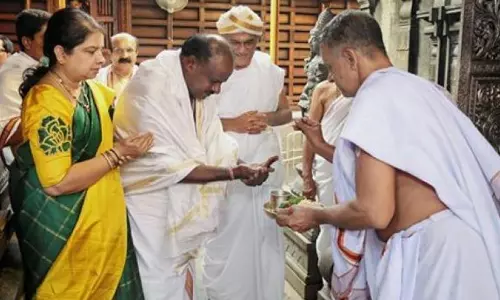 മുഖ്യമന്ത്രിയായി അധികാരമേറ്റിട്ട് 82 ദിവസം; കുമാരസ്വാമി സന്ദര്‍ശിച്ചത് 40 ക്ഷേത്രങ്ങള്‍