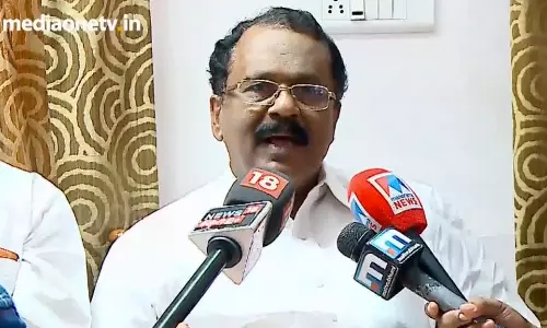 പ്രളയക്കെടുതിയില്‍ സര്‍ക്കാര്‍ ഇരന്നു വാങ്ങിയ മരണങ്ങളുണ്ടെന്ന് ശ്രീധരന്‍പിള്ള