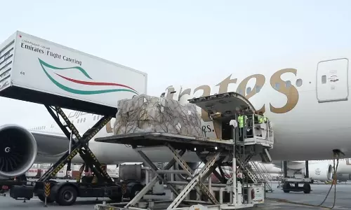 കേരളത്തിന് വീണ്ടും യു.എ.ഇയുടെ സാന്ത്വനം; എമിറേറ്റ്സ് പറന്നെത്തി, 175 ടണ്‍ സാധനങ്ങളുമായി...