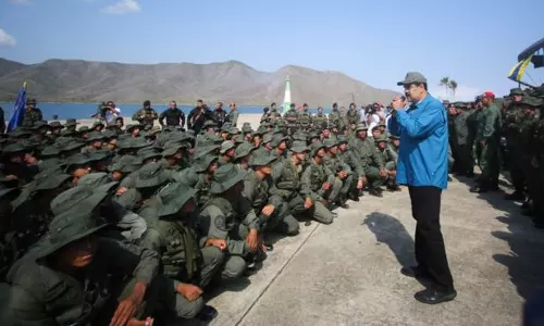 വെനസ്വലയില് രാഷ്ട്രീയ പ്രതിസന്ധി രൂക്ഷമാകുന്നു; കൊളംബിയന് അതിര്ത്തിയിലെ പാലം അടച്ചു വെനസ്വലയില് രാഷ്ട്രീയ പ്രതിസന്ധി രൂക്ഷമാകുന്നു; കൊളംബിയന് അതിര്ത്തിയിലെ പാലം അടച്ചു