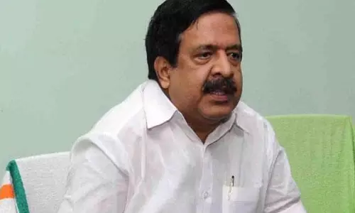 ദുരിതാശ്വാസ ക്യാമ്പുകള്‍ പിടിച്ചെടുത്ത് സിപിഎം അരാജകത്വം സൃഷ്ടിക്കുന്നുവെന്ന് ചെന്നിത്തല