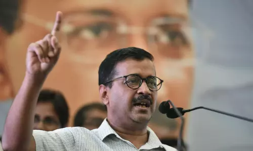 നാരായണ സ്വാമിയുടെ സമരത്തിന് പിന്തുണയറിയിച്ച് കെജ്രിവാള്‍ പുതുച്ചേരിയില്‍