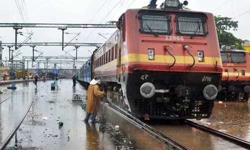 ട്രെയിന്‍ സര്‍വ്വീസുകളില്‍ പുനക്രമീകരണം; കെ.എസ്.ആര്‍.ടി.സി കൂടുതല്‍ റൂട്ടുകളിലോടുന്നു