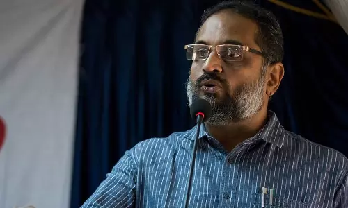 ഇച്ഛാശക്തിയും പ്രതിപക്ഷ ബഹുമാനവും അത്മനിയന്ത്രണത്തിലൂന്നിയ പ്രതികരണങ്ങളും; ഇതുകൊണ്ടാണ് എല്ലാവരും മുഖ്യമന്ത്രിക്കൊപ്പം നില്‍ക്കുന്നത്