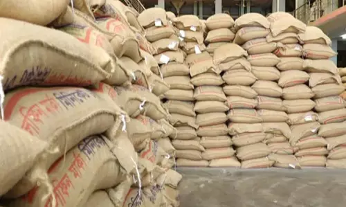 അധികമായി അനുവദിച്ച അരി സൌജന്യമായി നല്‍കണം: കേന്ദ്രത്തിന് കേരളം കത്തയച്ചു