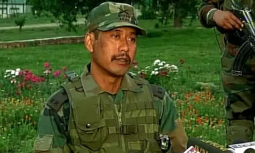 അനാശാസ്യത്തിന് പിടികൂടിയ വിവാദ സൈനികനെതിരെ അച്ചടക്ക നടപടി