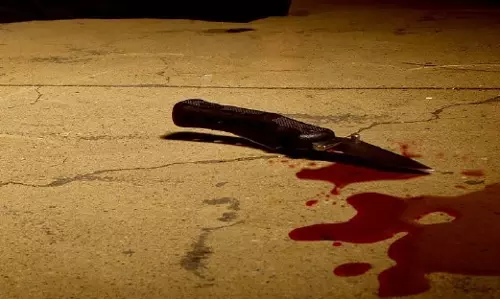 സ്വദേശിവത്കരണ പരിശോധനക്ക് എത്തിയ ഉദ്യോഗസ്ഥനെ വിദേശികള്‍ കുത്തിപ്പരിക്കേല്‍പ്പിച്ച സംഭവം; പ്രതികള്‍ക്കായി തിരച്ചില്‍ തുടങ്ങി