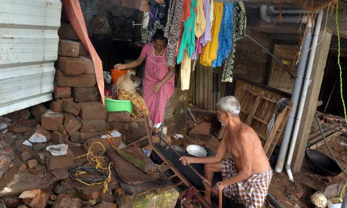 വീടുകളിലേക്ക് മടങ്ങിയിട്ടും ദുരിതം തീരാതെ വയനാട്ടുകാര്‍
