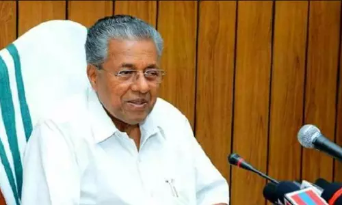 ക്യാമ്പില് നിന്ന് പോകുമ്പോള് ഒരു കുടുംബത്തിന് പതിനായിരം രൂപ; യു.എ.ഇ സഹായത്തിന്റെ കാര്യത്തില് അവ്യക്തതയില്ലെന്നും മുഖ്യമന്ത്രി ക്യാമ്പില് നിന്ന് പോകുമ്പോള് ഒരു കുടുംബത്തിന് പതിനായിരം രൂപ; യു.എ.ഇ സഹായത്തിന്റെ കാര്യത്തില് അവ്യക്തതയില്ലെന്നും മുഖ്യമന്ത്രി