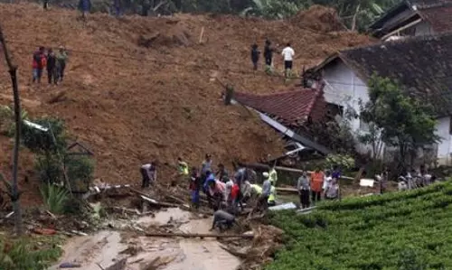 ഉരുള്‍ പൊട്ടൽ മേഖലകള്‍ സന്ദര്‍ശിക്കാനെത്തിയ ജിയോളജിസ്റ്റിനെ നാട്ടുകാര്‍ തടഞ്ഞു