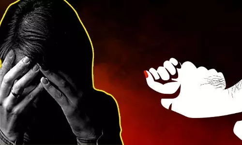 വനിതാ എസ്‍.ഐ യെ പൊലീസ് സ്റ്റേഷനില്‍ കൂട്ടബലാത്സംഗം ചെയ്തു