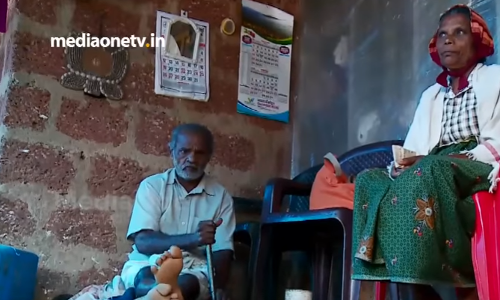 ചളികെട്ടി മഴയില്‍ കുതിര്‍ന്ന് ഇടിഞ്ഞ് വീഴാറായ വീടുകള്‍; ദുരിതമൊഴിയാതെ ആദിവാസികള്‍