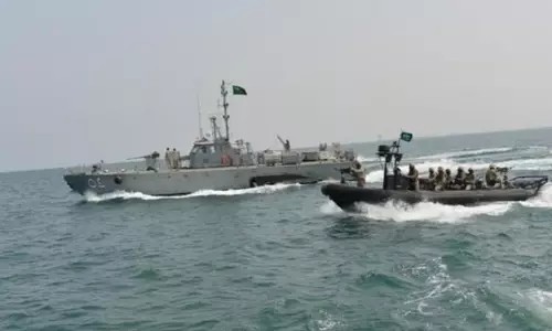 ഹൂതികളുടെ കടല്‍ ബോംബുകള്‍; സൈനികര്‍ പ്രതിരോധ പരിശീലനത്തില്‍