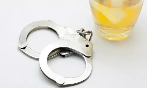 സൗദിയില്‍ മദ്യ - മയക്കുമരുന്ന് പരിശോധന: മലയാളികളടക്കം അമ്പതിലേറെ പേര്‍ പിടിയില്‍