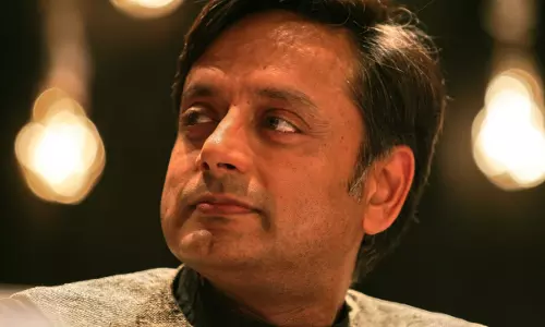 അന്താരാഷ്ട്ര ഫണ്ട് വരുത്തേണ്ടതെങ്ങനെ? ശശി തരൂര്‍