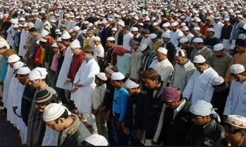 ത്യാഗസ്മരണയില്‍ ബലിപെരുന്നാള്‍; പ്രളയത്തിന്‍റെ പശ്ചാത്തലത്തില്‍ മിക്കയിടത്തും ആഘോഷങ്ങള്‍ ഒഴിവാക്കി