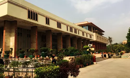 പീഡനക്കേസ് തള്ളാം; കേരളത്തിന്റെ ദുരിതാശ്വാസ നിധിയിലേക്ക് സംഭാവന നല്‍കണമെന്ന് പ്രതിയോട് ഡല്‍ഹി കോടതി