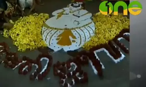 ഒത്തൊരുമയില് ദുരിതാശ്വാസക്യാമ്പുകളിലെ ഓണാഘോഷം ഒത്തൊരുമയില് ദുരിതാശ്വാസക്യാമ്പുകളിലെ ഓണാഘോഷം