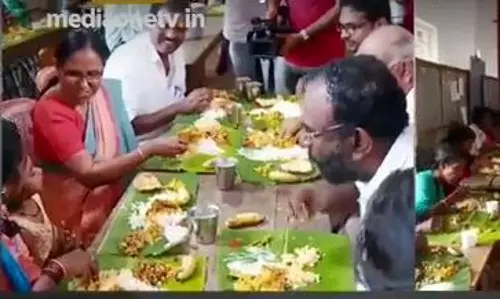 മന്ത്രിമാരുടെ ഓണം പ്രളയത്തില്‍ എല്ലാം നഷ്ടപ്പെട്ടവര്‍ക്കൊപ്പം