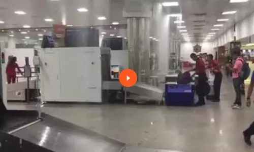 വിമാനത്താവളത്തിനുള്ളില്‍ മഴ പെയ്തപ്പോള്‍: വീഡിയോ വൈറലാകുന്നു