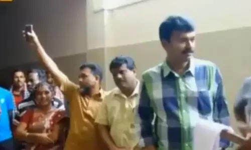 ദുരിതബാധിതര്‍ക്ക് കൈത്താങ്ങായി പതിനായിരങ്ങള്‍ 