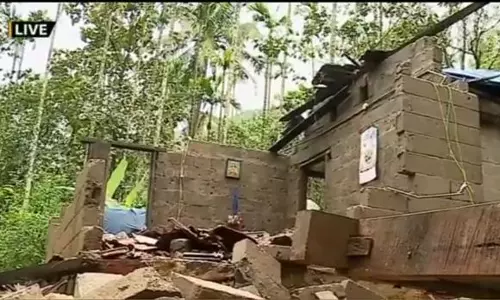 വീടില്ല, കൃഷിസ്ഥലമില്ല; ജീവന്‍ മാത്രം ബാക്കിയുണ്ട് ജോസിന്