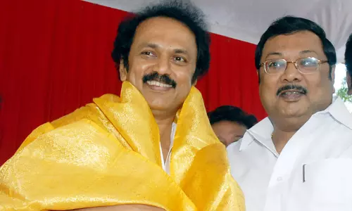 ഡി.എം.കെയില്‍ എതിരില്ലാതെ സ്റ്റാലിന്‍, തിരിച്ചെത്താന്‍ അഴഗിരി