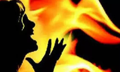 പൊലീസ് നടപടിയെടുത്തില്ല; കൂട്ട ബലാത്സംഗത്തിനിരയായ യുവതി മകനെ തീ കൊളുത്തിയ ശേഷം ആത്മഹത്യ ചെയ്തു