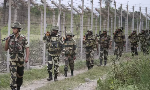 ബി.എസ്.എഫ് ജവാനെ കൊലപ്പെടുത്തി മൃതദേഹം വികൃതമാക്കിയ സംഭവത്തില്‍ പ്രതിഷേധം ശക്തം