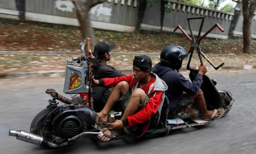 കാലപ്പഴക്കം ചെന്ന വെസ്പ സ്കൂട്ടറുകൾക്ക് പുതുജീവന്‍ നല്‍കി ഇന്തോനേഷ്യ