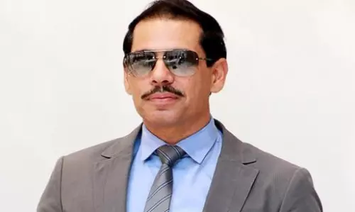 റോബര്‍ട്ട് വദ്രക്കും ഹരിയാന മുന്‍ മുഖ്യമന്ത്രിക്കുമെതിരെ എഫ്.എെ.ആർ