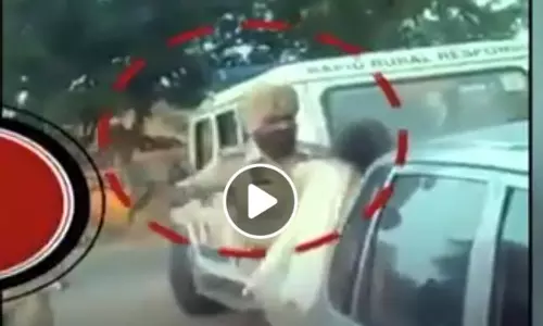 ‘വൃദ്ധയെ മുടിക്ക് കുത്തിപ്പിടിച്ച് വലിച്ച് താഴെയിട്ടു; കരണത്തടിച്ചു’ പഞ്ചാബ് പൊലീസിന്‍റെ പരാക്രമം നടുറോഡില്‍