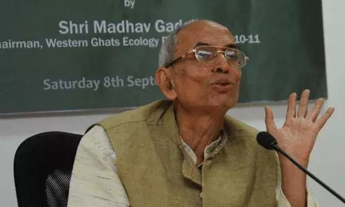 കേരളത്തിന്റെ പുനര്നിര്മ്മാണം പരിസ്ഥിതി സൗഹൃദമാവണണെന്ന് ഡോ. മാധവ് ഗാഡ്ഗില് കേരളത്തിന്റെ പുനര്നിര്മ്മാണം പരിസ്ഥിതി സൗഹൃദമാവണണെന്ന് ഡോ. മാധവ് ഗാഡ്ഗില്