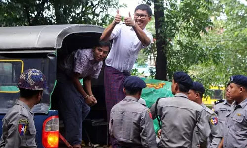 മ്യാന്‍മറില്‍ രണ്ട് റോയിട്ടേഴ്‌സ് മാധ്യമപ്രവര്‍ത്തകരെ 7 വര്‍ഷത്തേക്ക് ജയിലിലടച്ചു