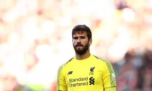 ഇമ്മാതിരി ഗോള്‍ കീപ്പിങ് വേണ്ടേ വേണ്ട... ഗോളിയുടെ ‘പ്രകടനത്തില്‍’ ഞെട്ടി ലിവര്‍പൂള്‍ ആരാധകര്‍